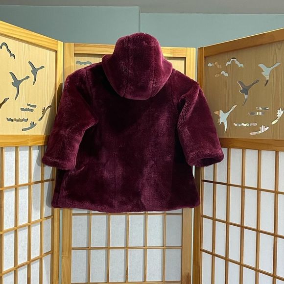 Children’s Place fuzzy burgundy winter jacket 24 months - Picture 2 of 7